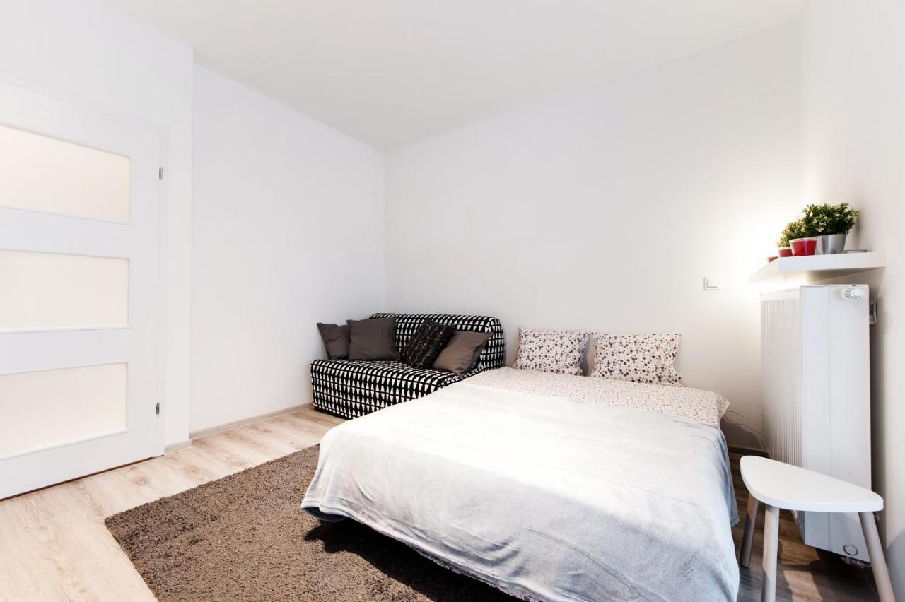 Super Apart Dywizjonu 303 175/8 Apartman Varsó Szoba fotó